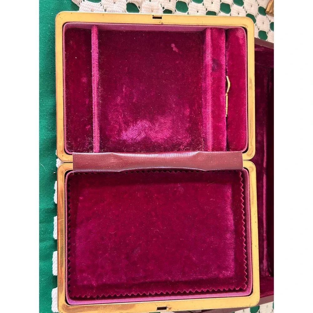 Vintage Farrington Faux‎ Leather Jewelry Box Set Gold Filigree Monogram with Key